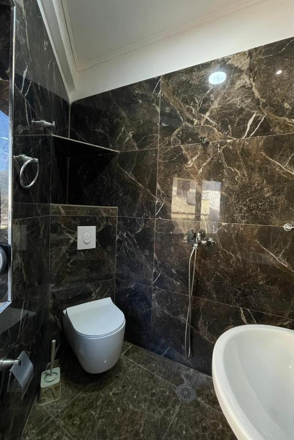 דירות Gjirokastër Stone City Apartament מראה חיצוני תמונה